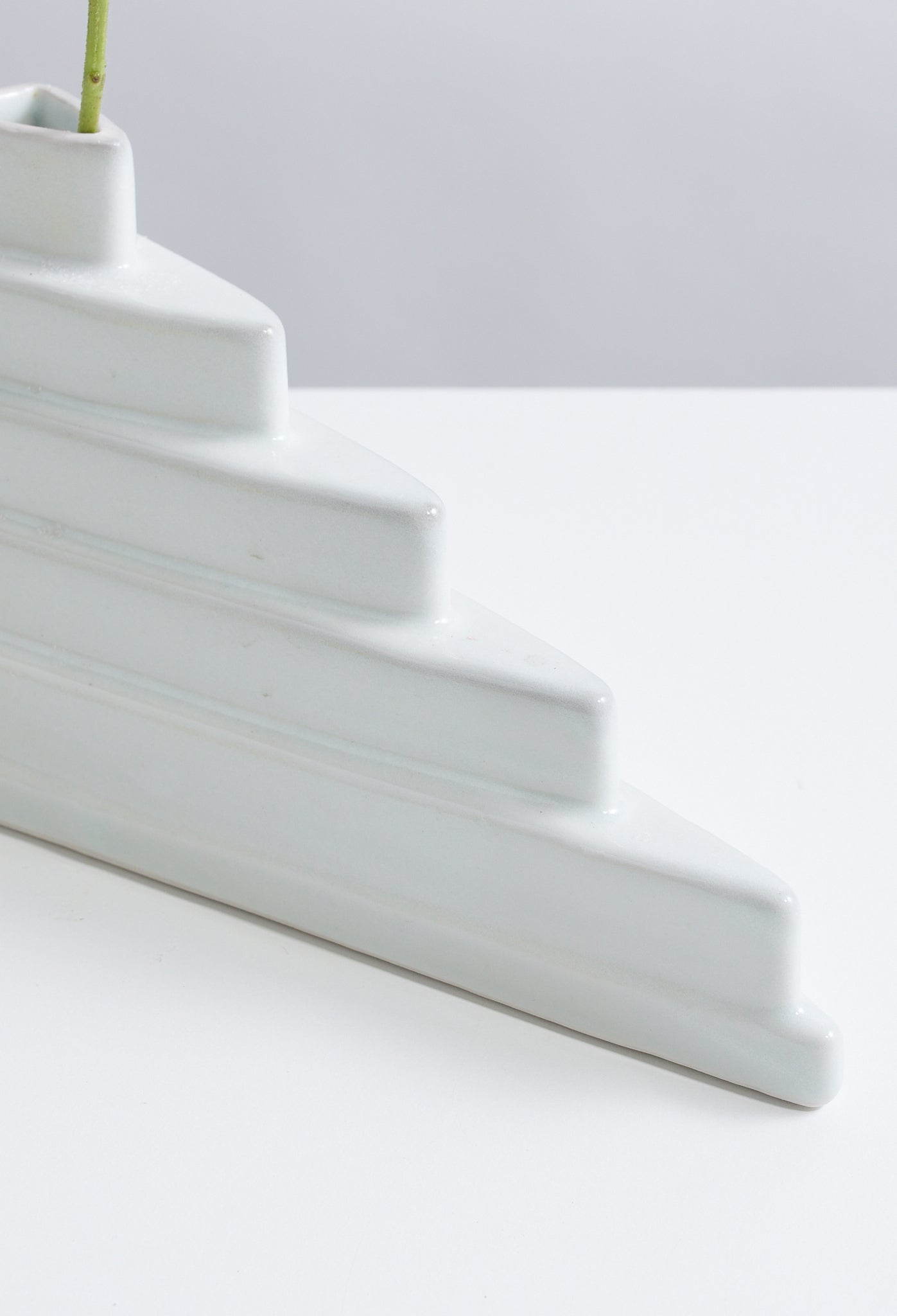 Brooks Oliver pyramid vessel