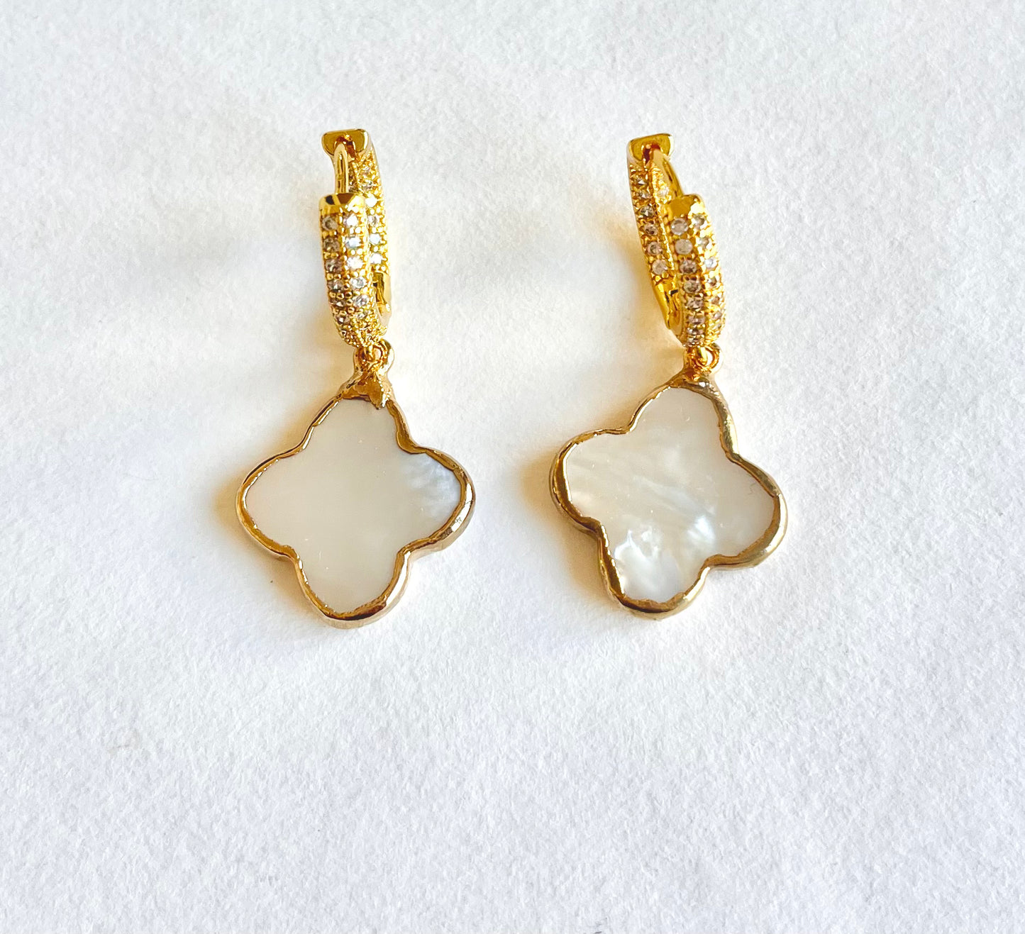 Barbara Harvel - Earrings - Shamrock mother of Pearl