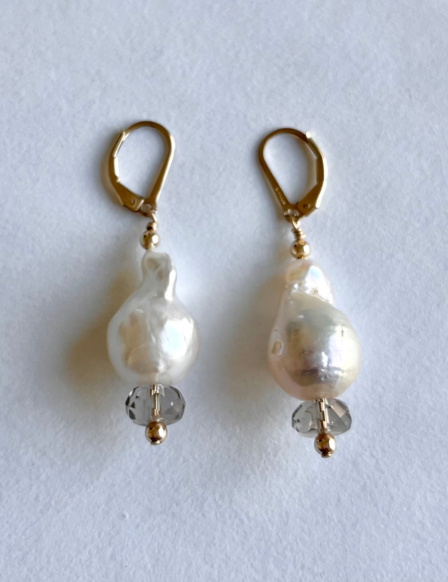 Barbara Harvel - Earrings -Baroque Pearl White with faceted topaz