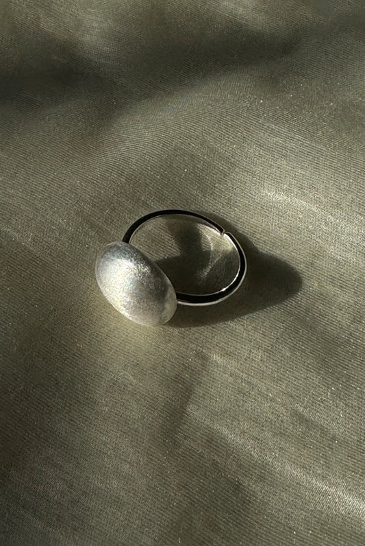 Simonett - Brushed Silver Pebble Ring